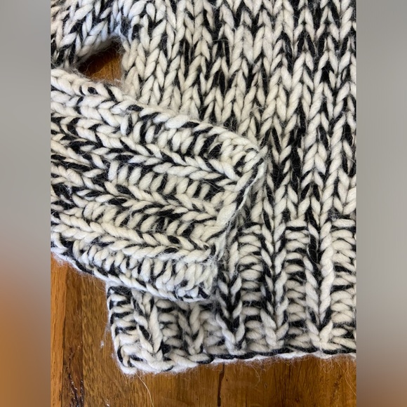 Ann Taylor Chunky Turtleneck Sweater in Black and White, Super Cozy, Sz Medium - Picture 2 of 7